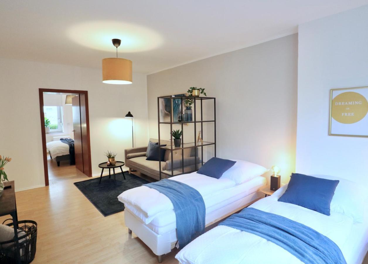 Sapphire Apartment: Free Parking + Netflix + Bathtub Essen Kültér fotó