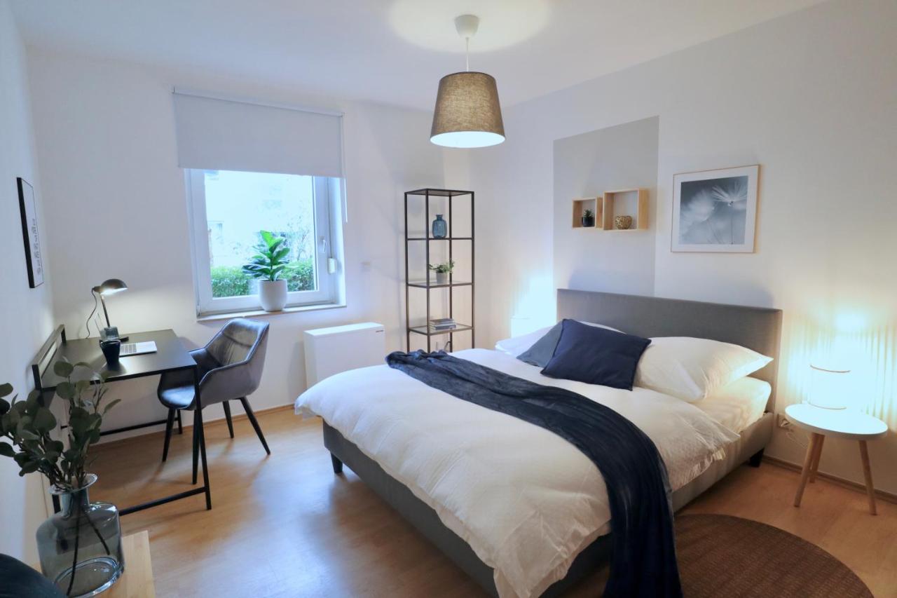 Sapphire Apartment: Free Parking + Netflix + Bathtub Essen Kültér fotó