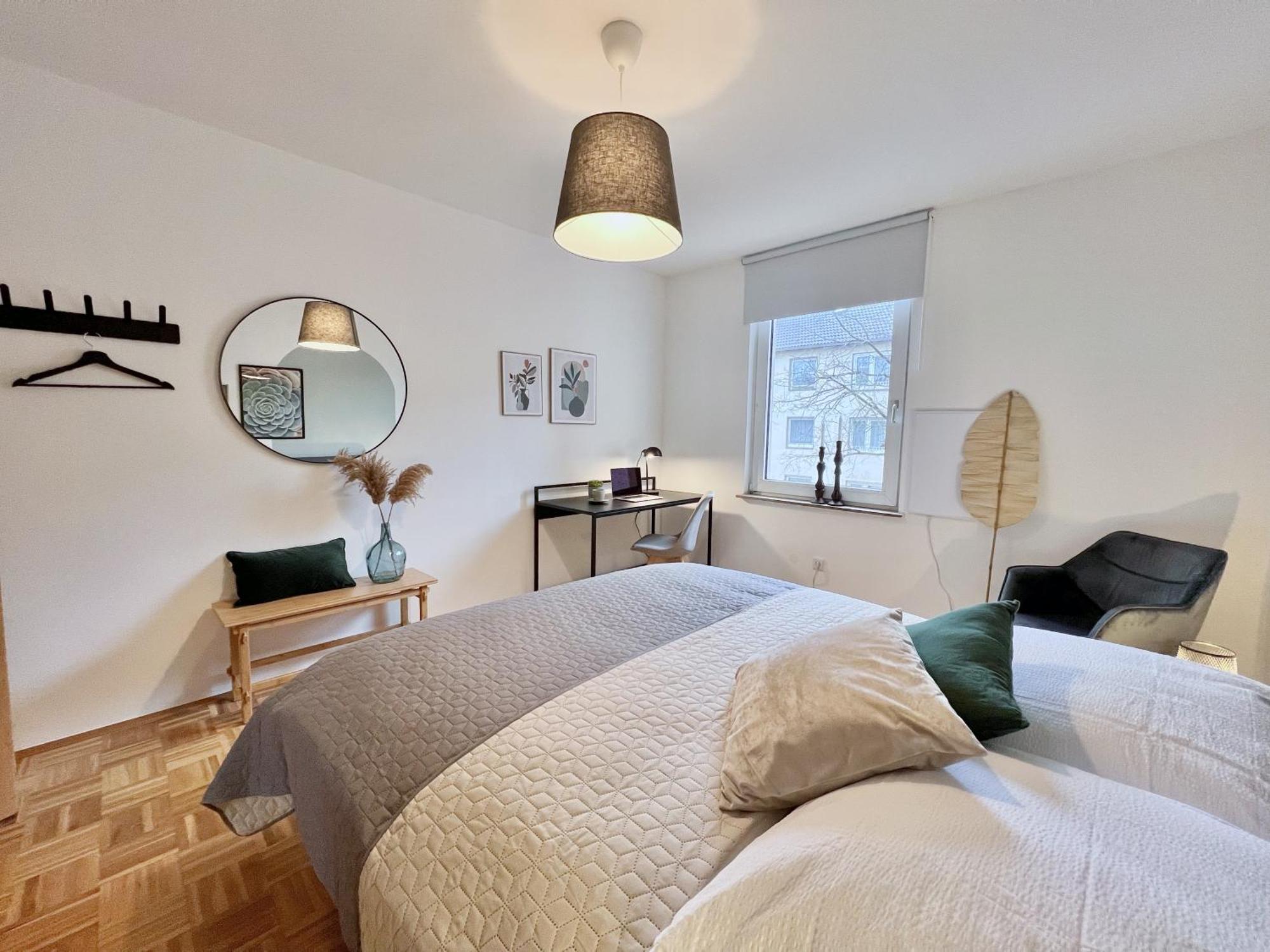 Sapphire Apartment: Free Parking + Netflix + Bathtub Essen Kültér fotó