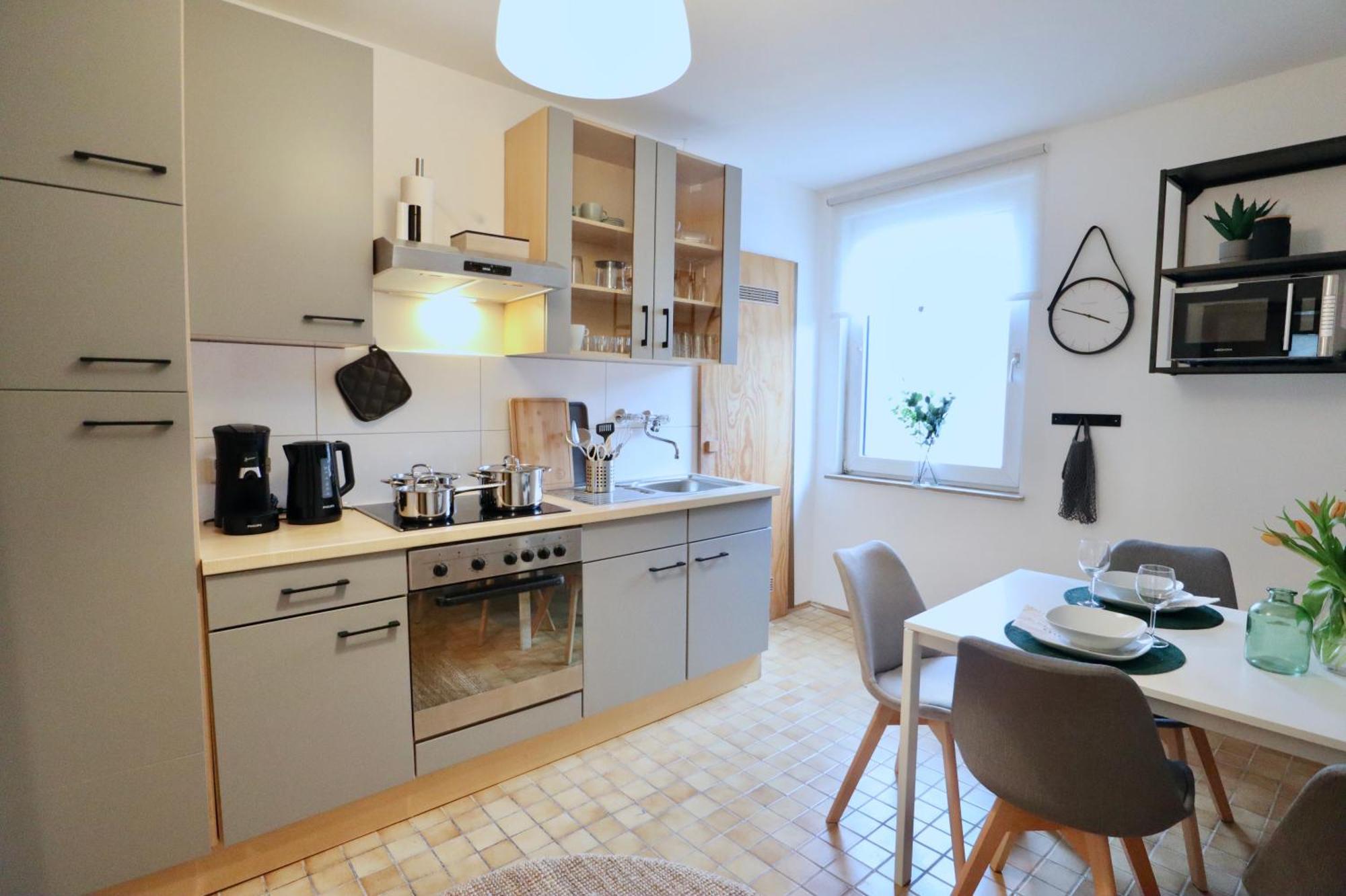 Sapphire Apartment: Free Parking + Netflix + Bathtub Essen Kültér fotó