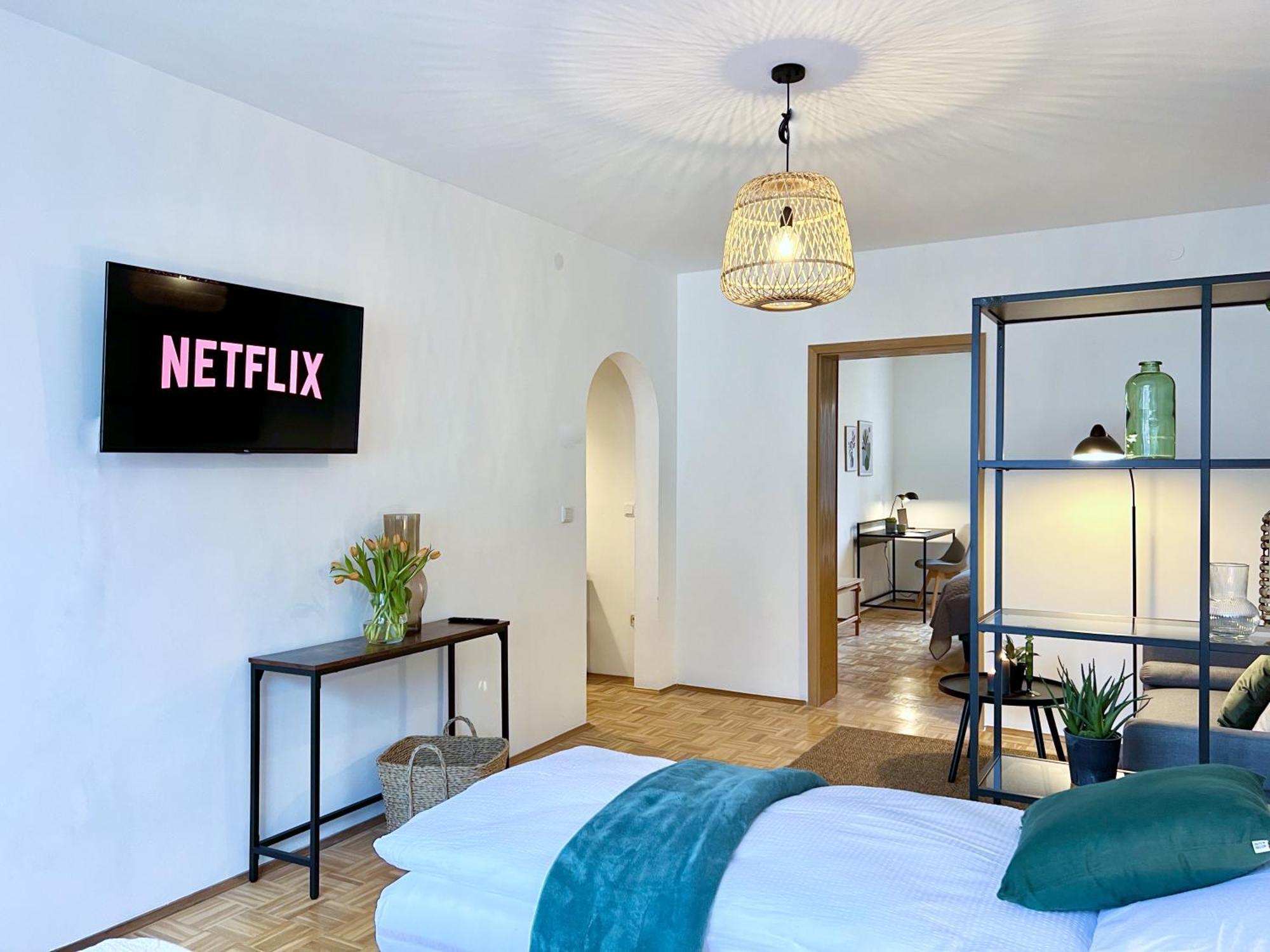 Sapphire Apartment: Free Parking + Netflix + Bathtub Essen Kültér fotó
